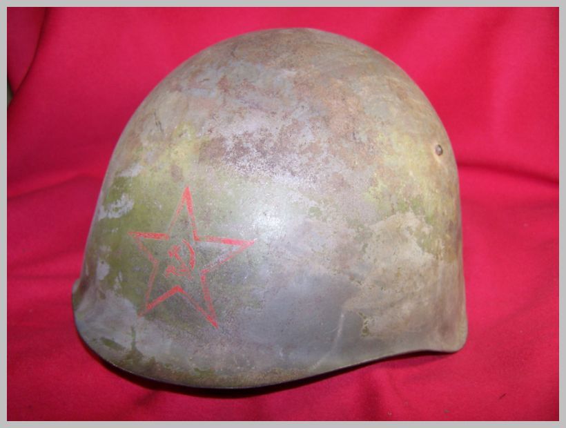 WW2 Russian SSCH 39 helmet in original paint with star. Rare type 