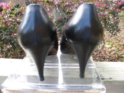 VINTAGE 80S CHANEL BLACK LEATHER CLASSIC PUMPS 9.5  