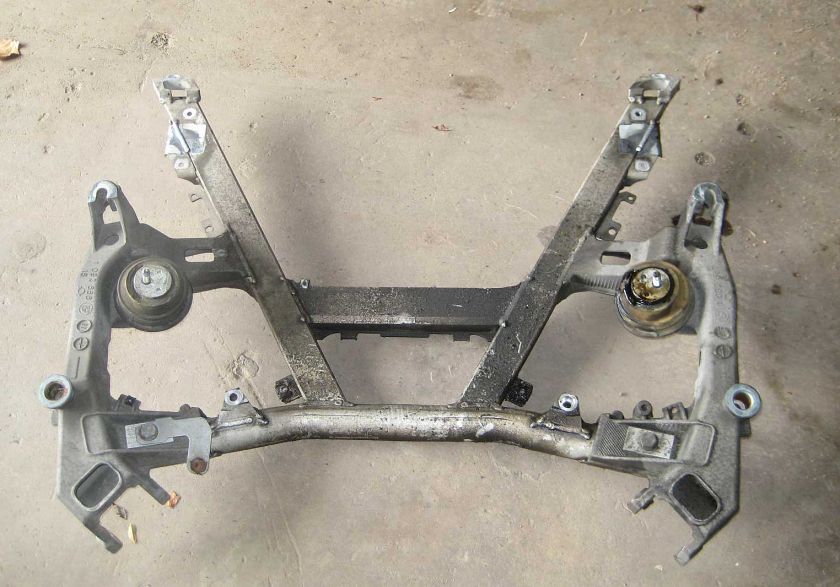 BMW E39 Front Subframe OEM 99 03 525i 528i 530i 528iT  