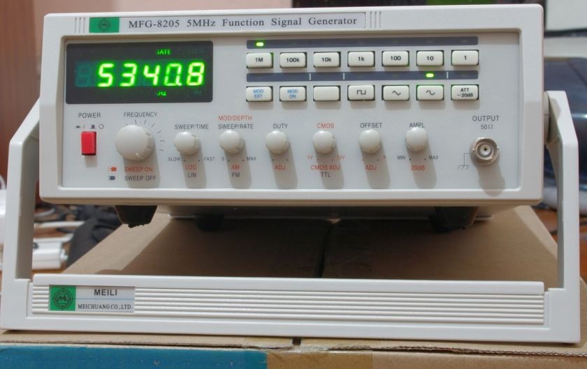   Generator 0.1 Hz   5 MHz with AM/FM & VCF input Signal Generator