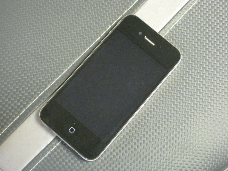   APPLE IPHONE 4 G 32GB BLACK 5.0.1 ATT FAST SHIPPING TRUSTED SELLER