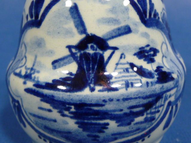 e113 Handpainted Delft Blue PEPPER POT with Metal Top  