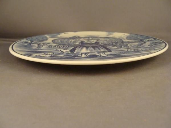 DELFTS BLAUW FARM SCENE DECORATIVE PLATE  