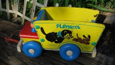 VINTAGE PLAYSKOOL TOY TAKE APART TRUCK W/ LITTLE PEOPLE  