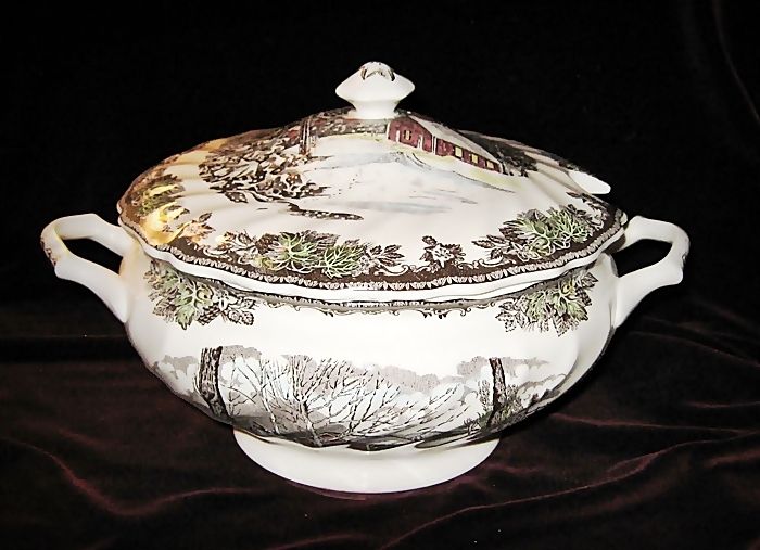 JOHNSON BROS. FRIENDLY VILLAGE SOUP TUREEN LID LADLE SLOT BOWL SERVING 