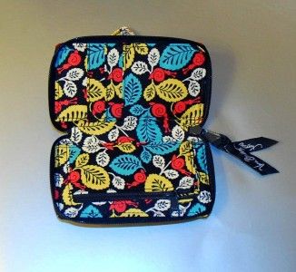   TAG VERA BRADLEY ALL IN ONE WRISTLET IN Happy Snails PRINT  