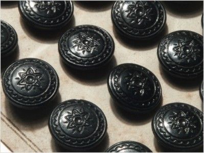   (24) ANTIQUE VTG CZECH BLACK Floral GLASS BUTTONS 20´s 14 mm  