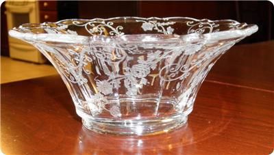   for sale is a Cambridge ~ Elaine Etched ~ Mayonnaise Bowl ~ 3900