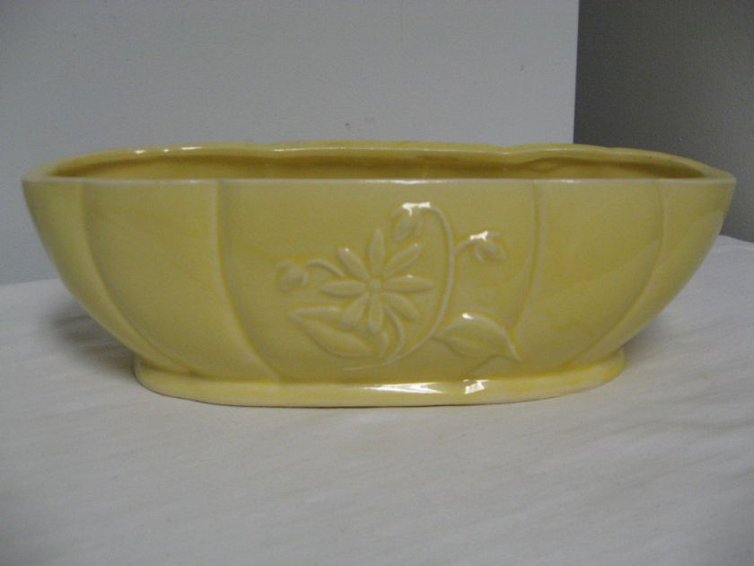 Older USA #423 Incised Yellow Window Planter   Daisy/sunflower Motif 