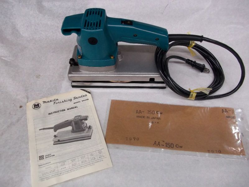 MAKITA 9045B 4 1/2 X 9 1/4 FINISHING SANDER MAK 9045B  