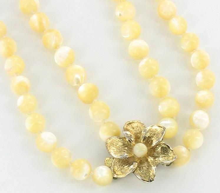 VINTAGE PRETTY MOP KNOTTED BEAD NECKLACE & EARRINGS SET  