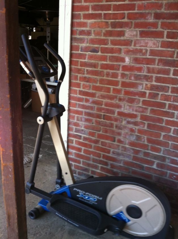 ProForm XP 420 Razor Elliptical  MSRP $599.99 Local Pick Up Reading PA 