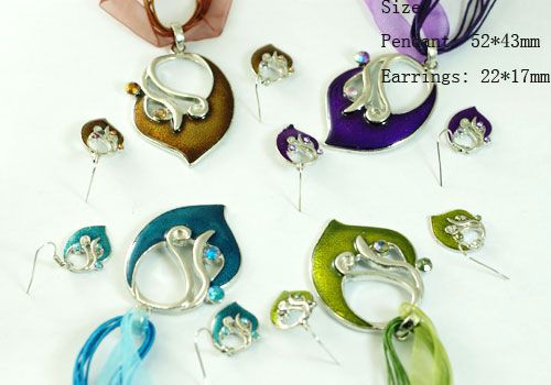H751 Shiny Fashion Design Bridal Gemstone Necklace Pendant Earrings 