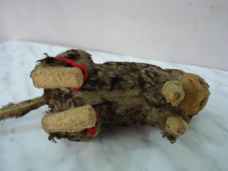 1930s VINTAGE MECHANICAL PLUSH WIND UP TOY MONKEY  