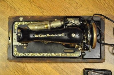Antique 1923 SINGER Portable Sewing Machine w/Bent Wood Case  Cleaned 
