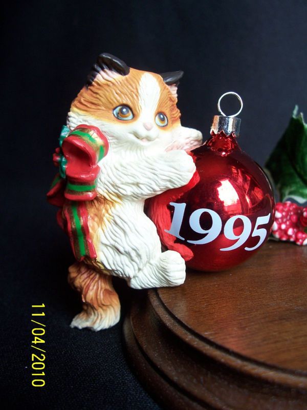 CARLTON ORNAMENT 1995 Purr fect Holidays Cat Kitten =  
