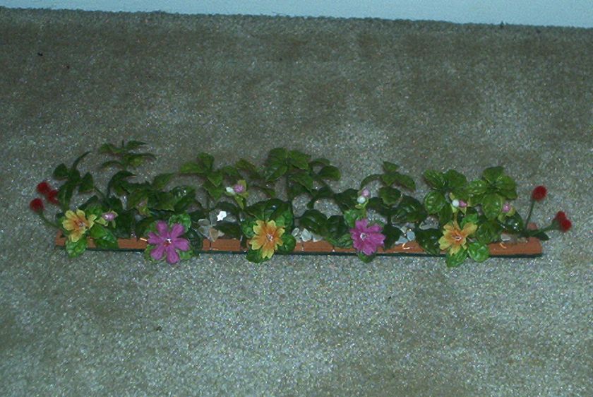   /dollhouse side of house BUSHES/garden/flowers/brick border #6  