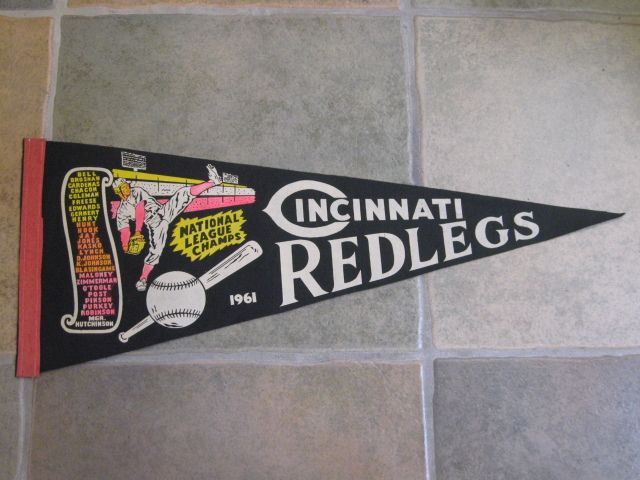 CINCINNATI REDS Pennant   1961 NL CHAMPIONS   EX SHAPE  