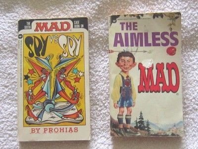 14/VINTAGE/PAPERBACK COMIC BOOKS/MAD/FAMILY CIRCUS/MORE  