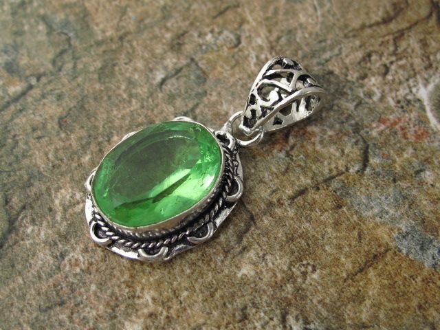 PERIDOT QUARTZ   mint green )*) __*** Silver Pendant =1.25 in=   