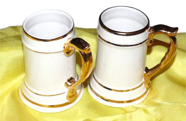 22 kt Gold Trim Dixon Art Studio Miniature Mugs Horse  