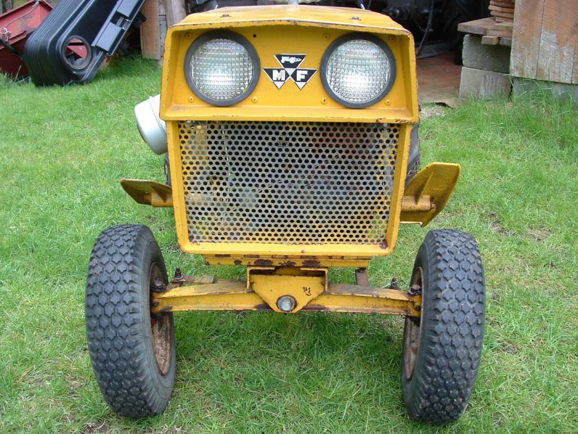 Vintage Massey Ferguson MF 7E Executive Lawn Garden Tractor Mower 