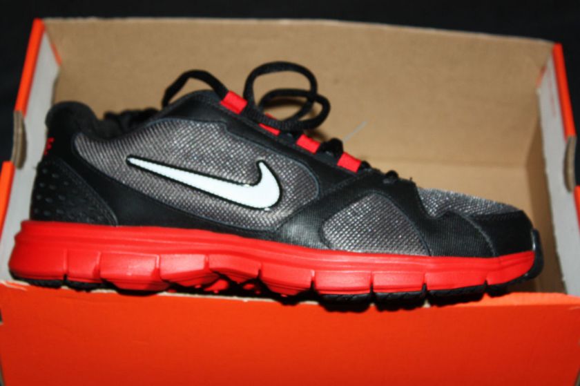   BOYS ENDURANCE TRAINER SHOE SNEAKERS RUNNING 7 Y YOUTH BLACK/RED NEW